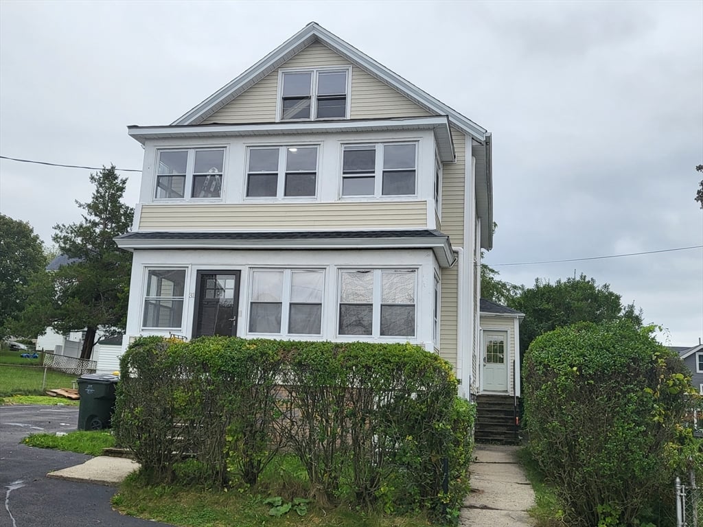 31 Barker St #2, Fall River