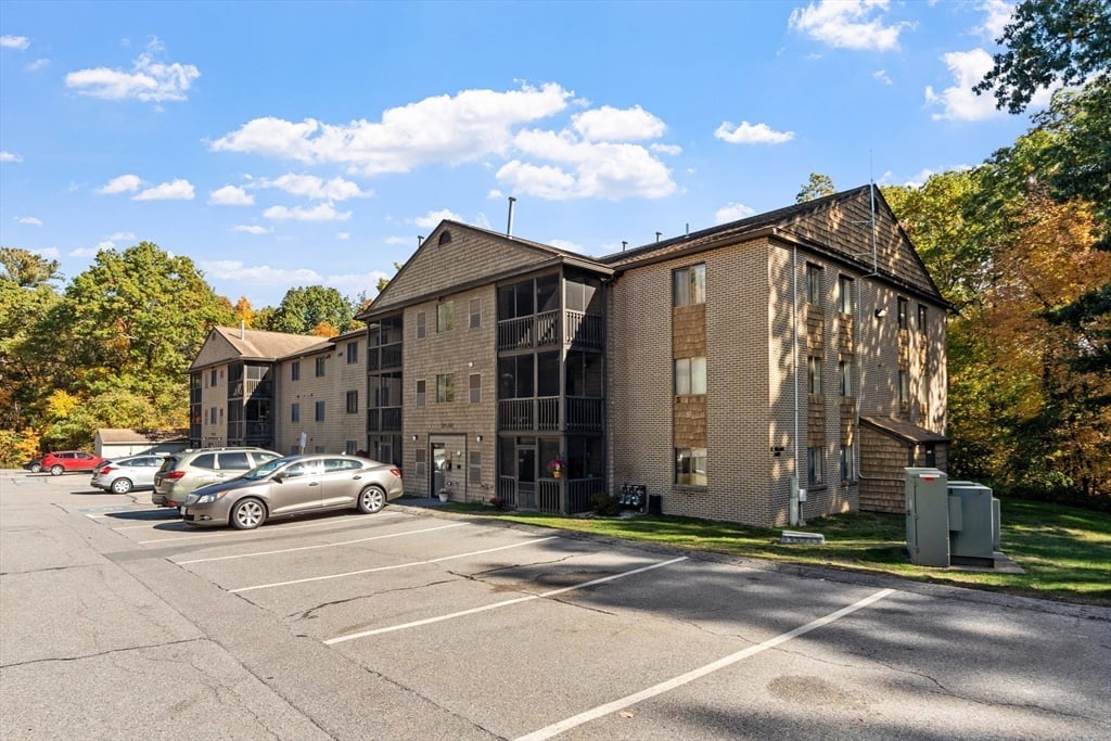 房源照片：12 Village Ln #45, Tyngsborough
