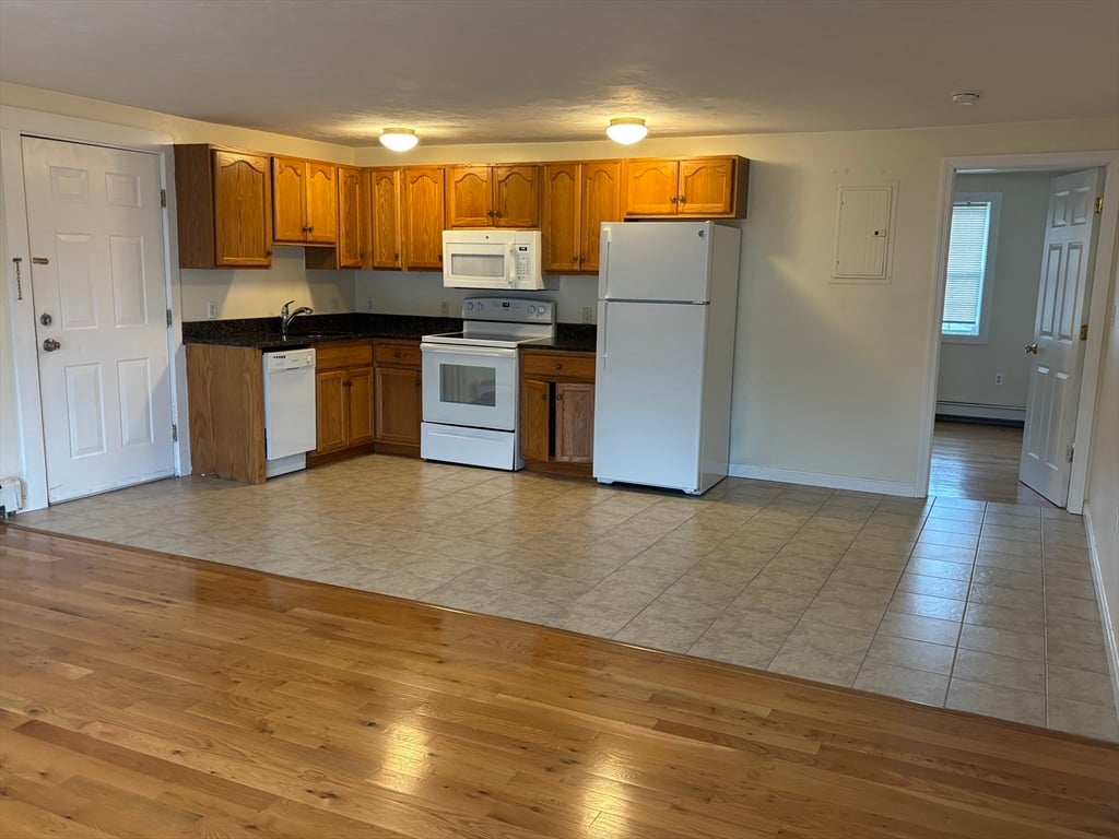 1282 Commercial St #3, Weymouth
