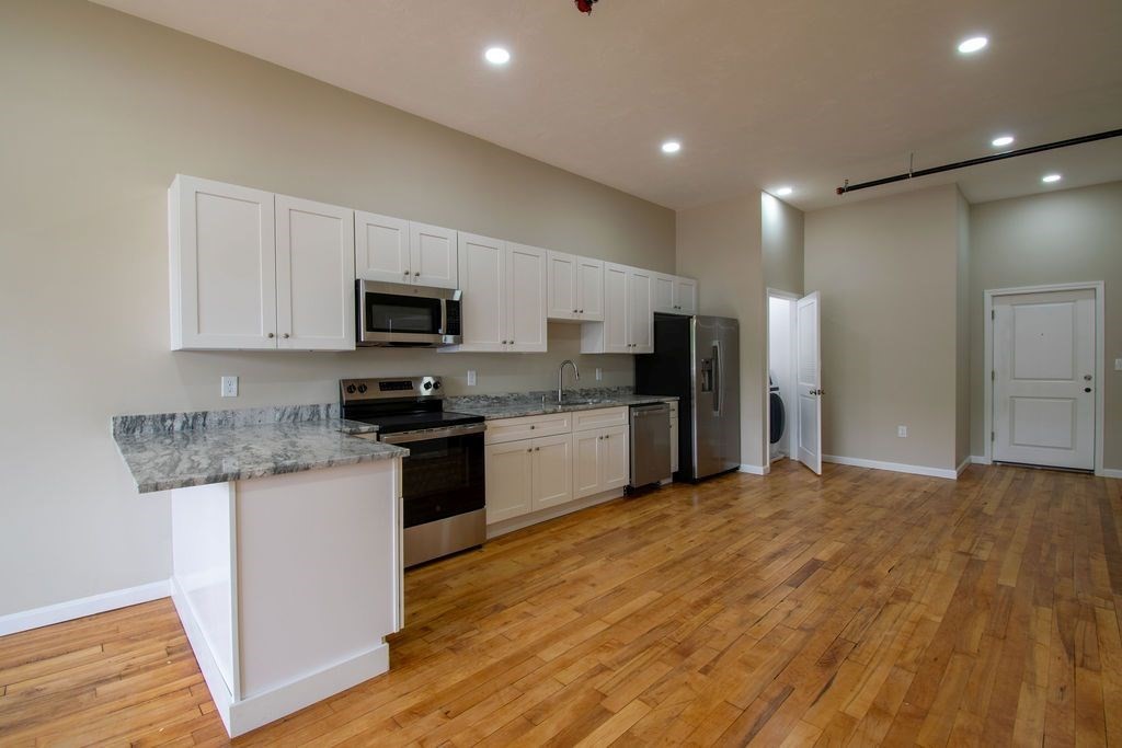 639 Main St. #206, Fitchburg