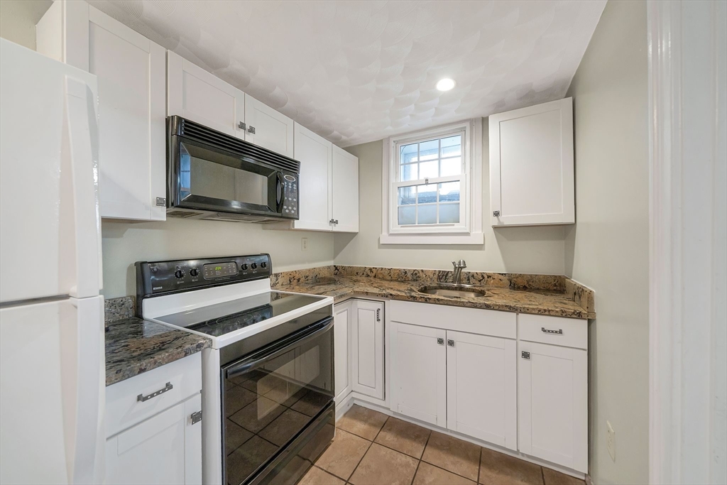 186 John St #BSMT-N, Fall River