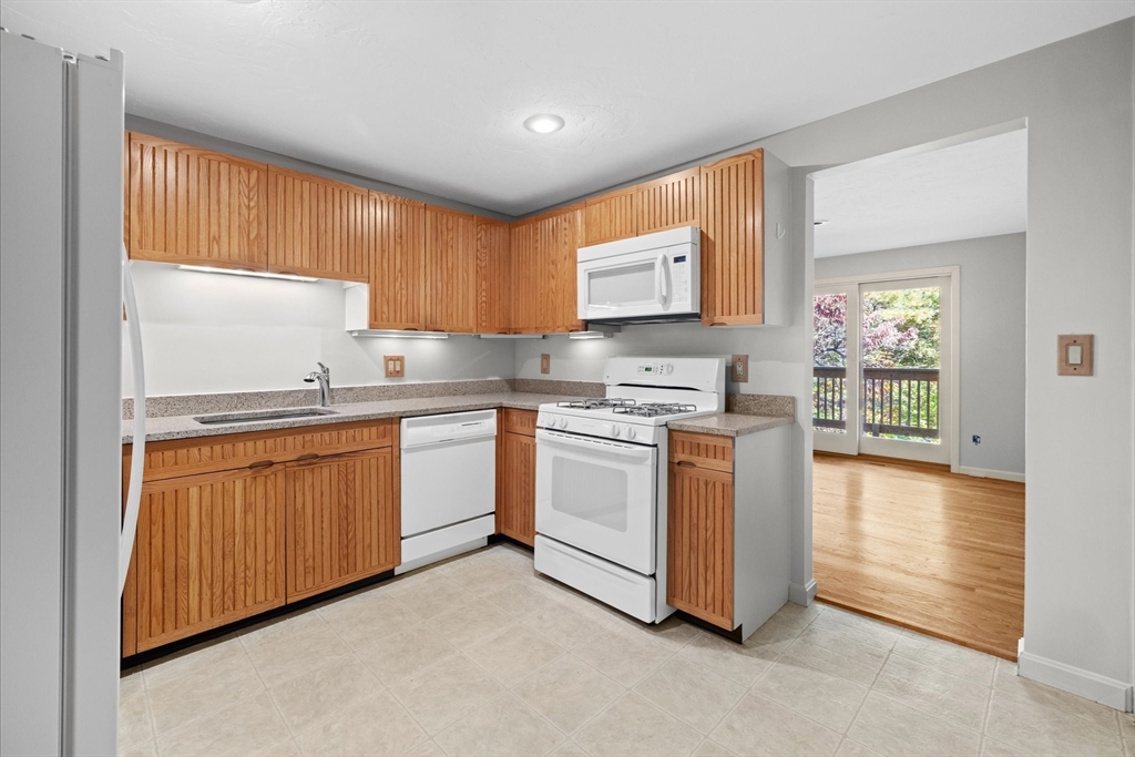 225 Lincoln St #D3, Duxbury