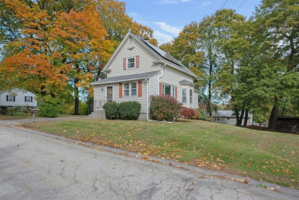 19 Lexington Ave, Auburn