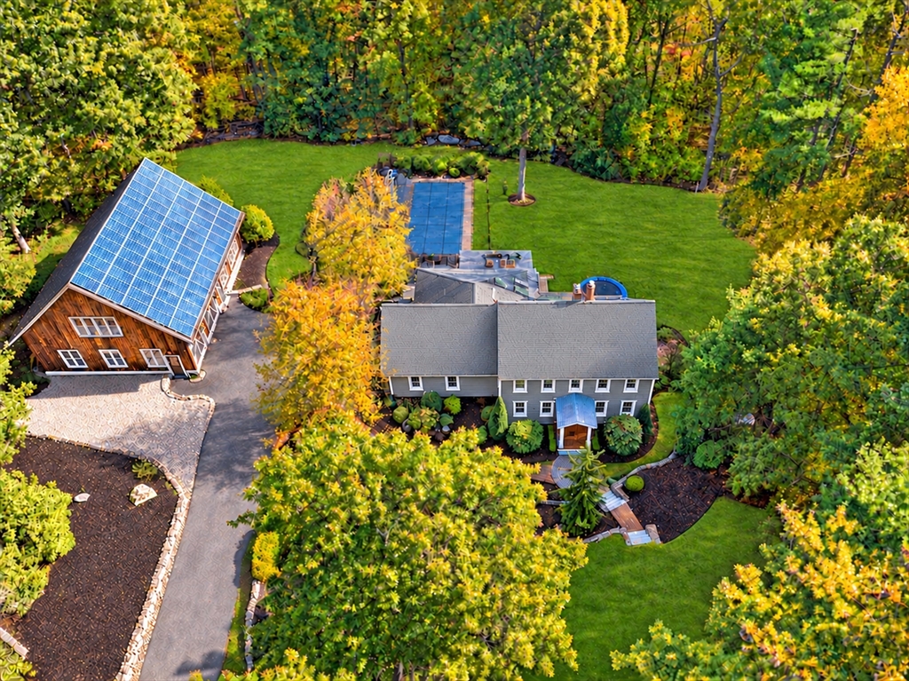 226 Pond Street, Hopkinton