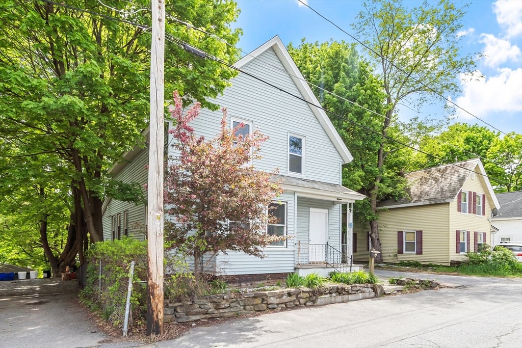 15 Redman Pl, Fitchburg