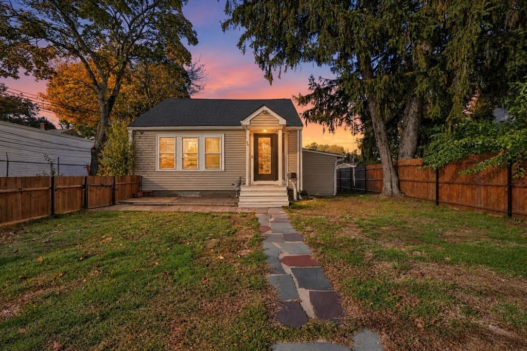 14 Harrison St, Framingham