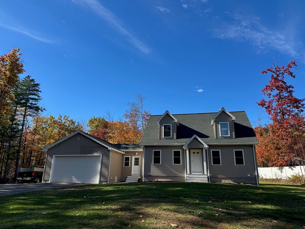 43 Billings Rd, Fitchburg