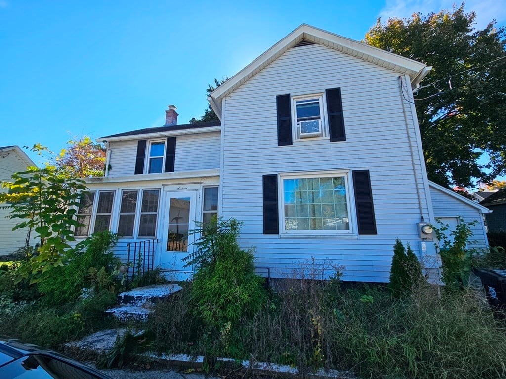 16 Emmett St, Chicopee