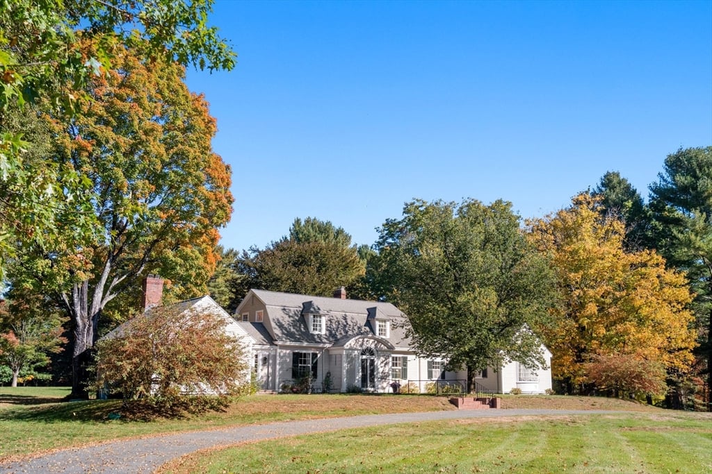 תמונה של הנכס: 75 Elm St, Medfield