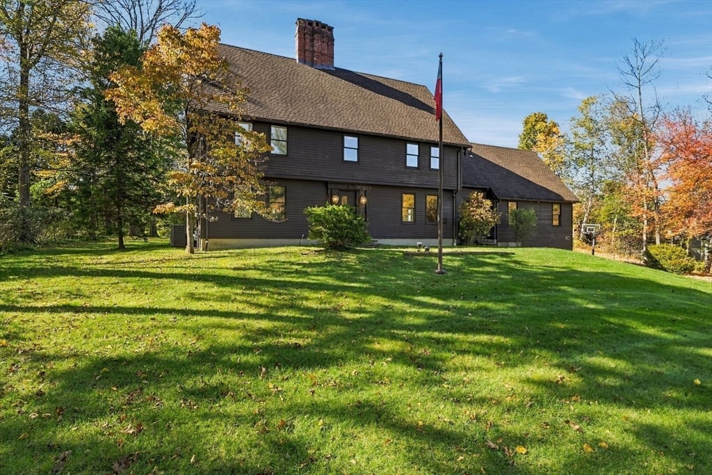 10 Sycamore Park, South Hadley