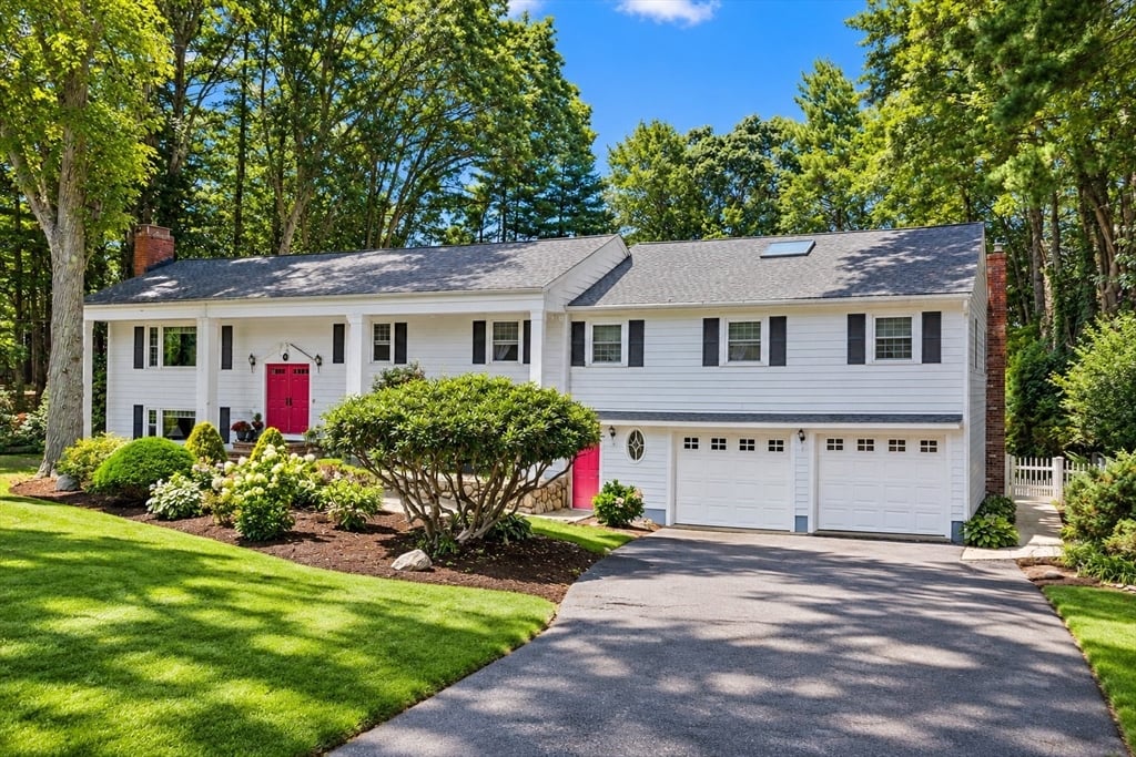 5 Surrey Ln, Canton