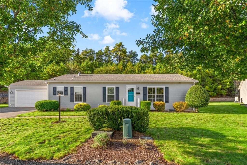 37 Willow Bend Blvd, Plymouth