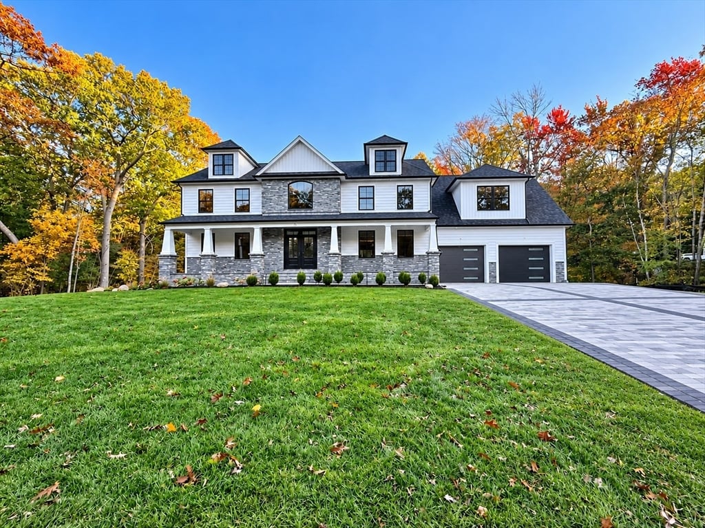תמונה של הנכס: 12 Beechwood Dr, Cranston