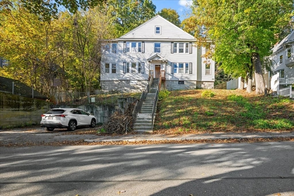 15 Circuit Ave E #1, Worcester