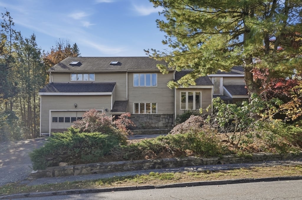 29 Whisper Drive, Worcester