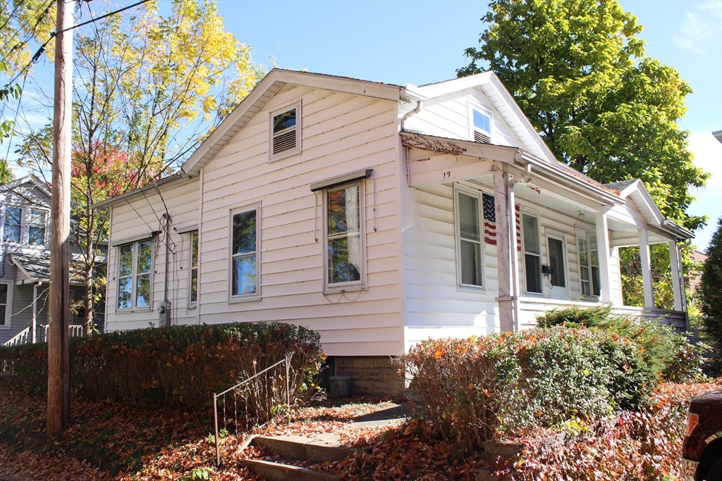 19 Walnut Ave, Chicopee