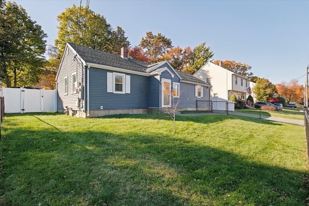 49 Clapp St, Abington