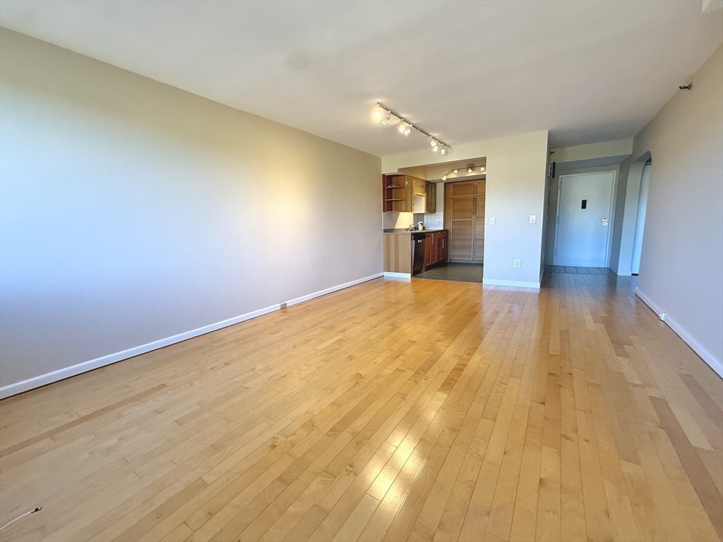 房源照片：1731 Beacon #422, Brookline