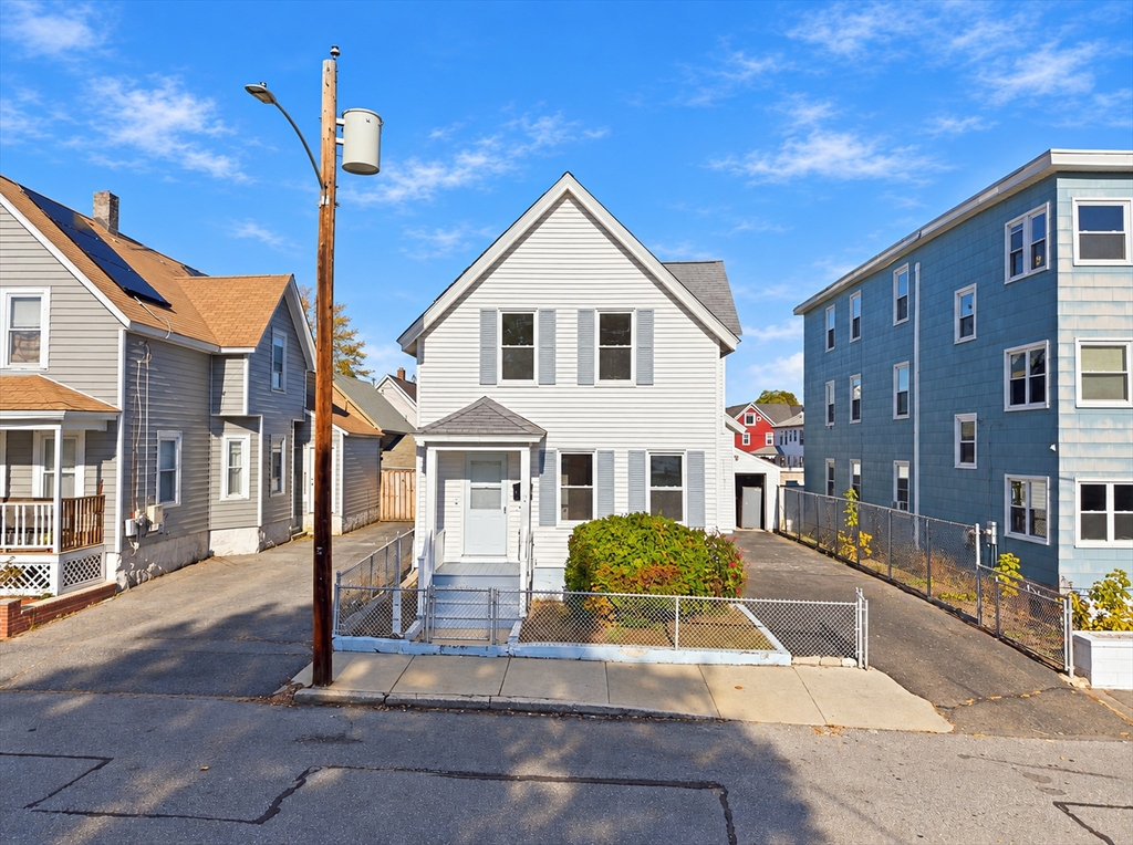 199 Mount Hope St, Lowell